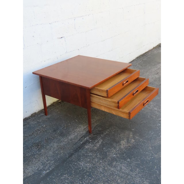 Danish Modern Nightstand Side End Bedside Table 6377 For Sale - Image 17 of 18