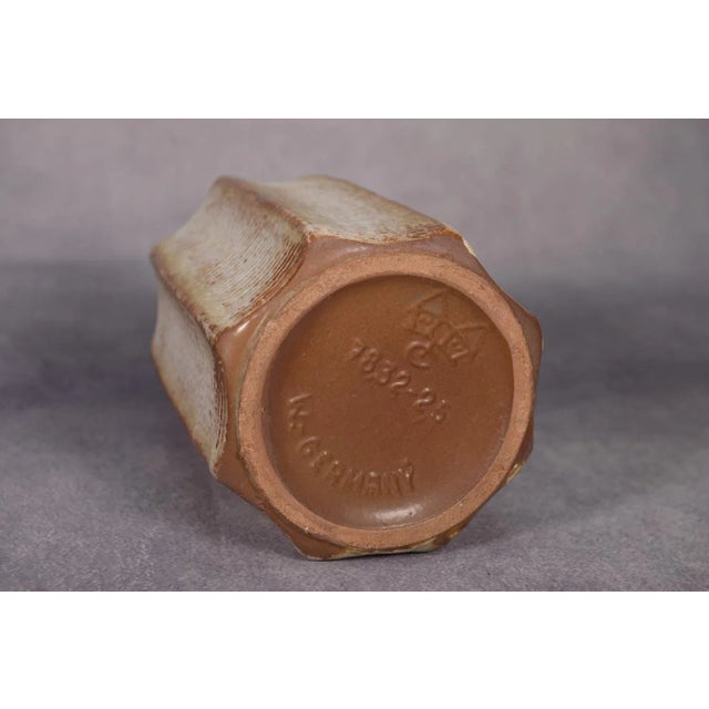 Beige Brutalist Ceramic Vase N°7832-25, West Germany, 1970s For Sale - Image 8 of 10