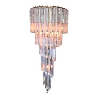 1960s Mid-Century Modern Italian Style Spiraled Lucite 8-Light Chandelier For Sale