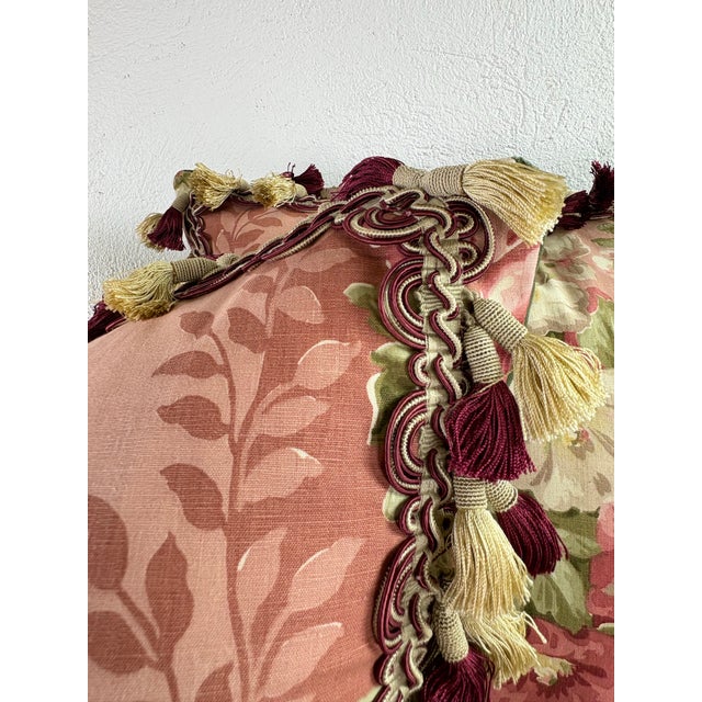 This is a pair of early 20th century American broadcloth floral pillows. From the American deco era this vibrant...