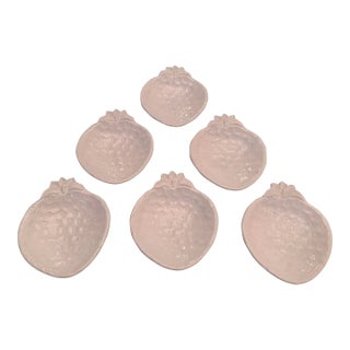 Vintage Majolica Strawberry Dessert or Berry Bowls Set of 6 For Sale