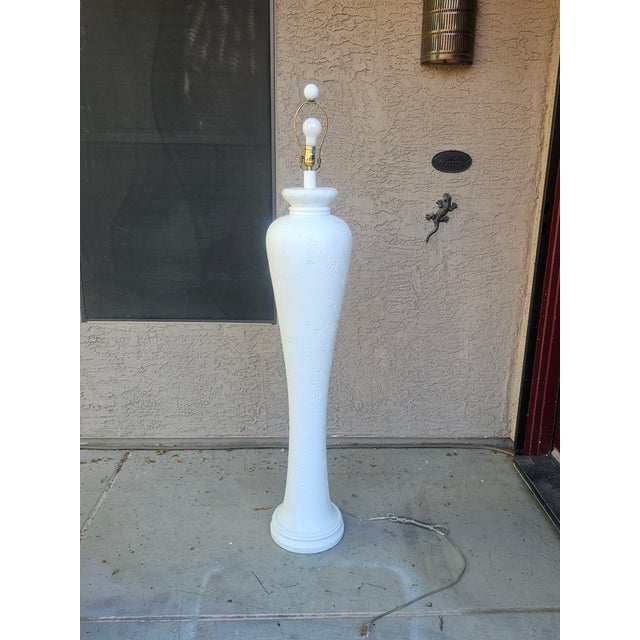 Late 20th Century Vintage Textured Plaster Floor Lamp With Tassel Detail – Coastal Transitional Style For Sale - Image 5 of 8