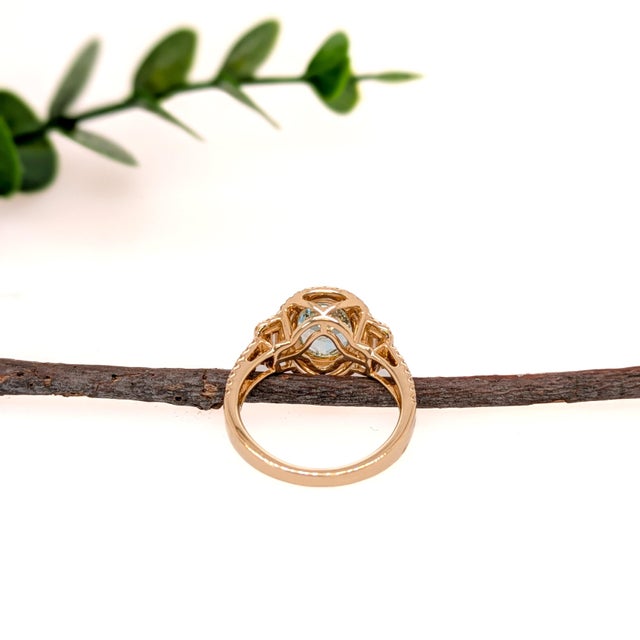 2020s 1.82ct Aquamarine & Diamond Ring in 14k Yellow Gold – Oval 10×8mm, Size 6.75 For Sale - Image 5 of 6
