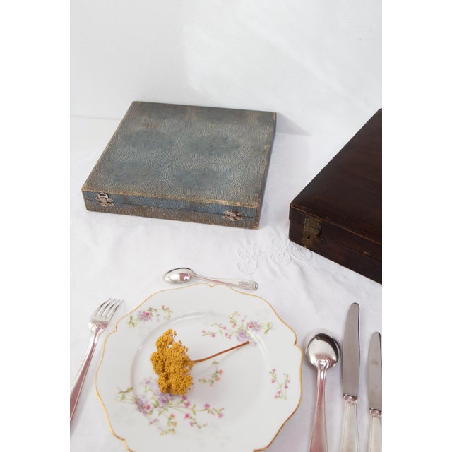 Antique French Cutlery Set for 12 with A.R. Initials by François Frionnet, 1940s, Set of 61 For Sale - Image 13 of 15