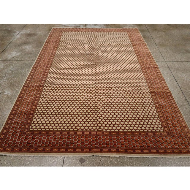 Galerie Shabab Collection Mid-20th Century Turkish Anatolian Accent Carpet For Sale - Image 4 of 10