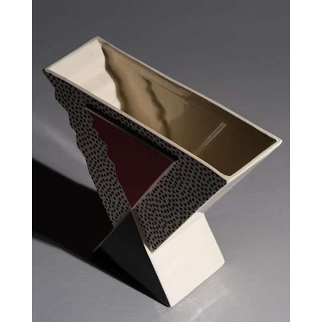 Postmodern Geometric Porcelain Enigma Vase by Ambrogio Pozzi for Arte Ceramica Romana A.C.R., Italy, 1987 For Sale - Image 6 of 11