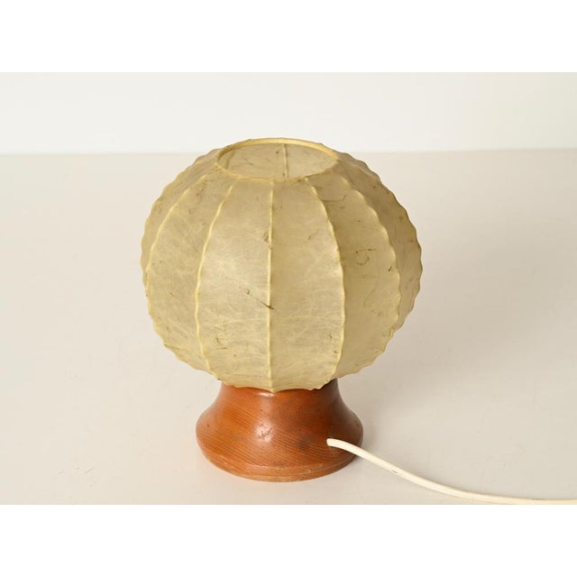Mid-Century Scalopped Cocoon Table Lamp with Wood Base attributed to Achille Castiglioni for Flos, Italy, 1960s For Sale - Image 9 of 11