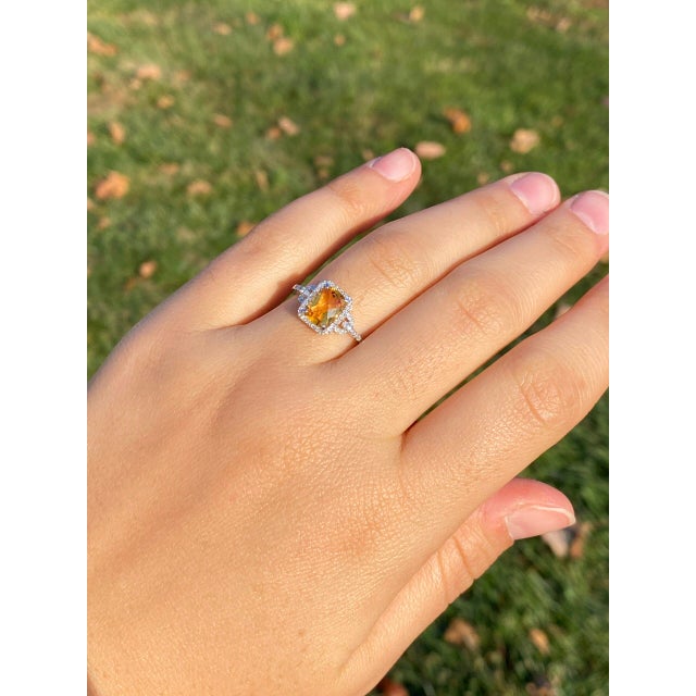 The 21st Avenue: Citrine and Diamond Ring in White Gold For Sale - Image 11 of 11