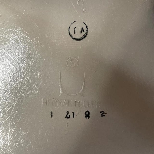 DSW Side Chairs in Parchment, Navy Blue, Light Olive and Light Ochre by Eames for Herman Miller, 1960s, Set of 4 For Sale - Image 16 of 17