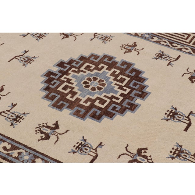 Hand-knotted in wool, this 6x8 Modern Classics rug by Rug & Kilim is inspired from antique Chinese Art Deco rugs of the...