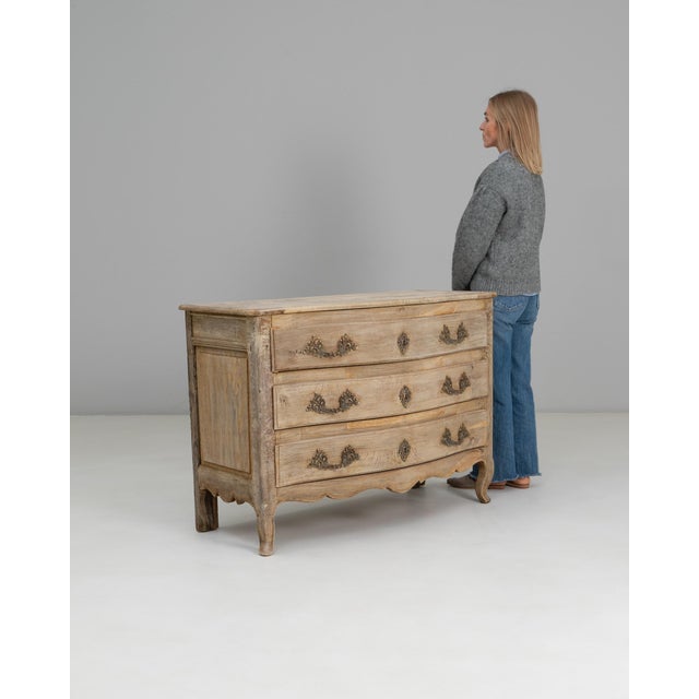 Wood 19th Century French Louis XV Style Oak Chest of Drawers For Sale - Image 7 of 18