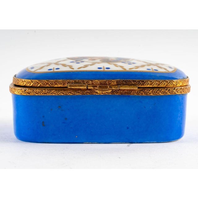 Gold Late 20th Century Porcelain Box For Sale - Image 8 of 10
