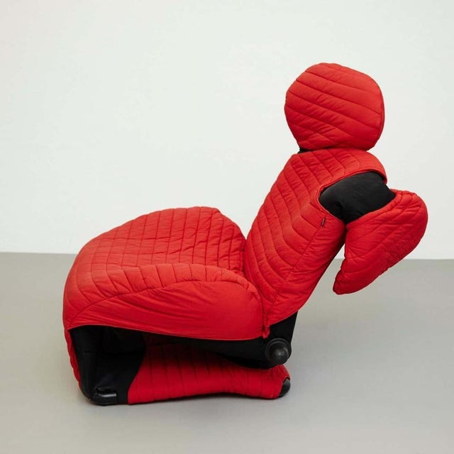 Wink 111 Armchair in Black and Red by Toshiyuki Kita attributed to Cassina, 1980s For Sale - Image 3 of 18