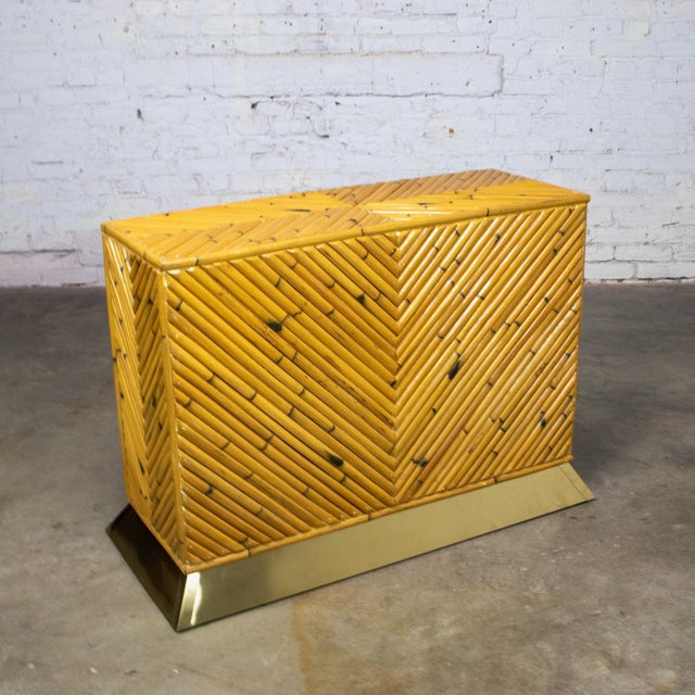 Late 20th Century Modern Coastal Island Sofa or Console Table Split Reed Bamboo Pedestal & Brass Plinth Base For Sale - Image 9 of 18