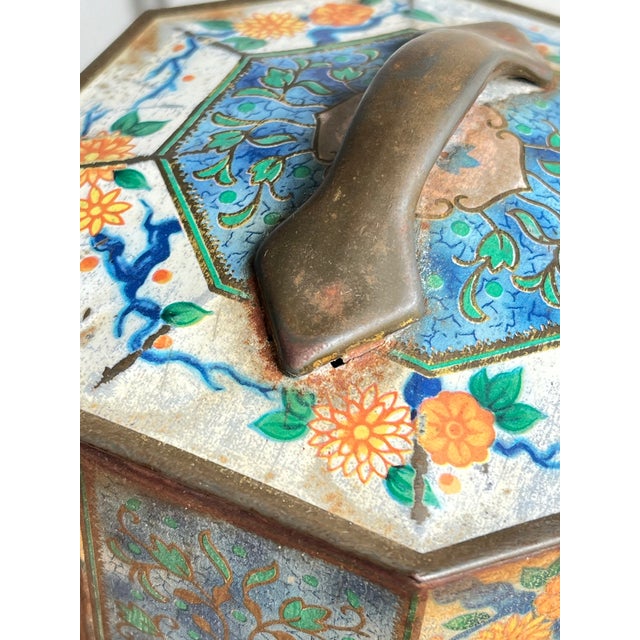 Vintage Octagonal Chinoiserie Style Tin For Sale - Image 9 of 10