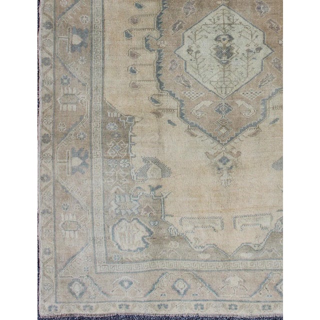 Tribal Vintage Turkish Oushak Rug With Medallion in Cream Background, Gray Green & Camel For Sale - Image 3 of 8