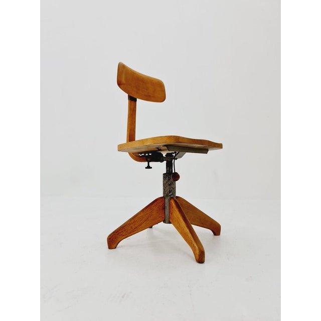 Bauhaus Swivel Office Chair in Wood by Der Ferderdreh, 1930s For Sale - Image 4 of 11