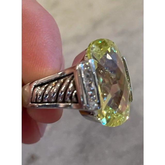 Contemporary Vintage Perido, Cubic Zirconia, and Sterling Silver Cocktail Ring - Stamped, Size 9 For Sale - Image 3 of 6