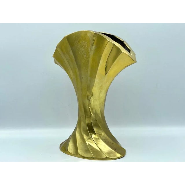 Sculptural Shell Vase in Brass, 1960s For Sale - Image 4 of 13
