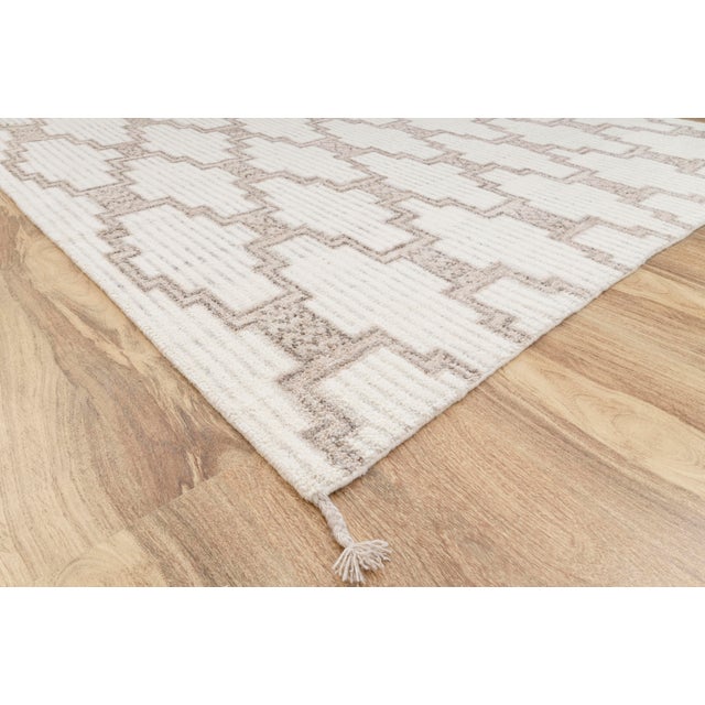 6x9FT. Ivory White Wool Boho Inspired Hand Made Rug For Sale - Image 11 of 18