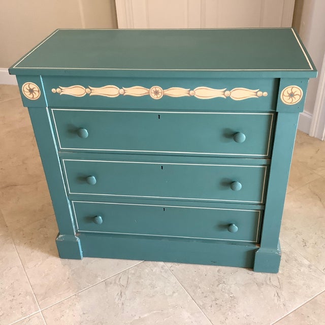 1930s Federal Style Folk Art 3 Drawer Dresser For Sale - Image 4 of 15