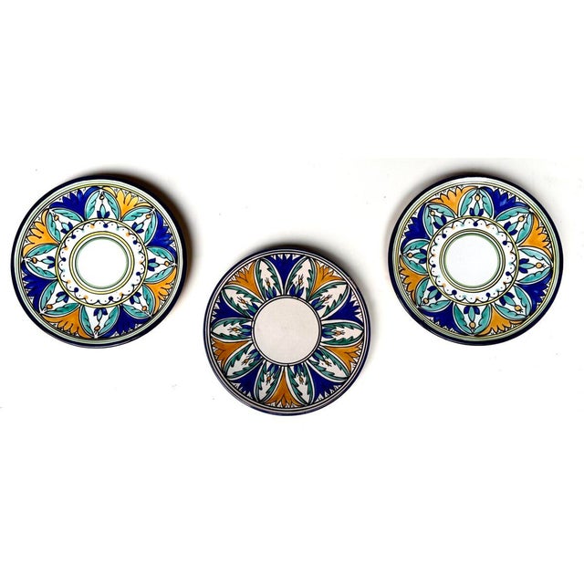 Moroccan 1950s Serving Pieces Ensemble Tunisian Platters + Moroccan Serving Bowl - Set of 7 For Sale - Image 3 of 18
