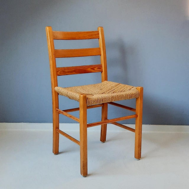Pine chair with seagrass seat. Produced by the Norwegian company Möbelfabrikken Aksel L. Hansson (founded 1938). Approx....