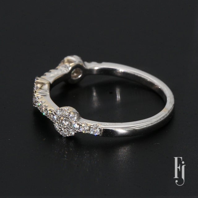14k White Gold & Diamond Floral Engagement Ring - Size 6.5 For Sale - Image 4 of 4