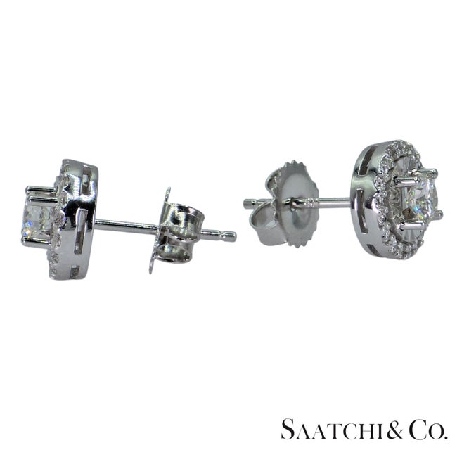 18k (750) White Gold - VVS Natural Diamond Stud Earring - Set of 2 For Sale In New York - Image 6 of 9