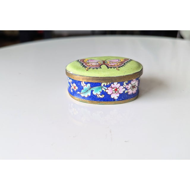 Chinoiserie Vibrant Antique Cloisonné Butterfly Trinket Box For Sale - Image 3 of 5