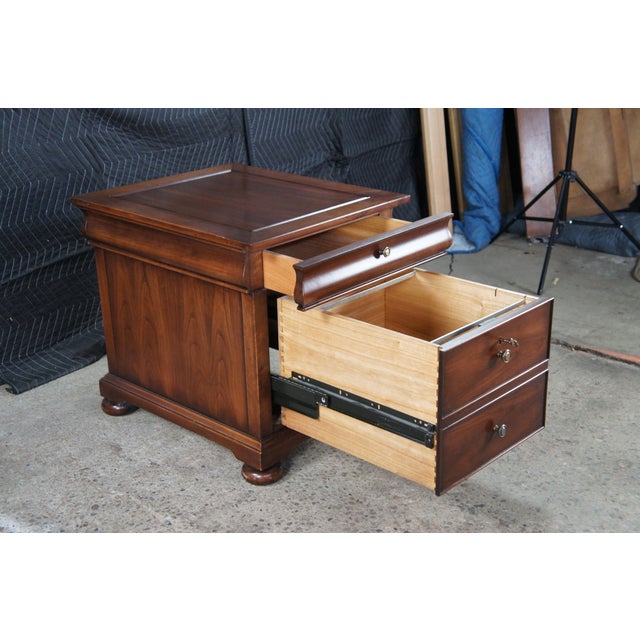 Vintage Hekman Georgian Style Cherry Two Drawer Locking File Cabinet Side Table For Sale - Image 6 of 14