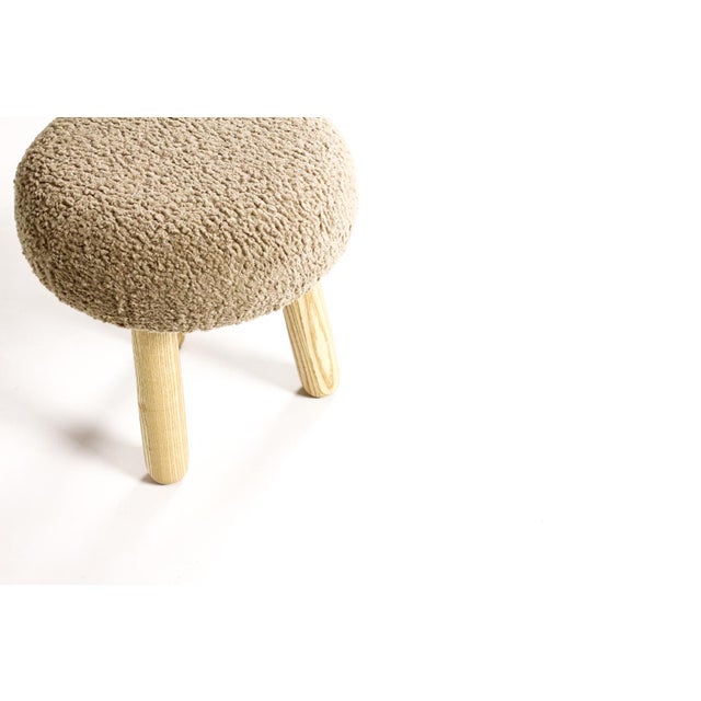 Custom Awassi Tripod Ottoman Footstool — Turned Ash Legs — Camel Tan Bouclé For Sale - Image 4 of 5