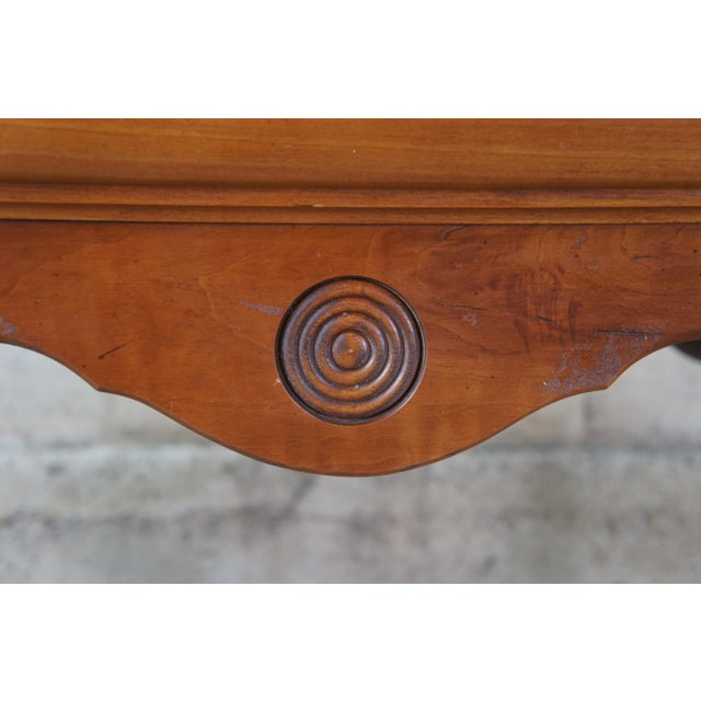 1967 Thomasville Furniture Queen Anne Cherry Side Tea Table For Sale - Image 4 of 11