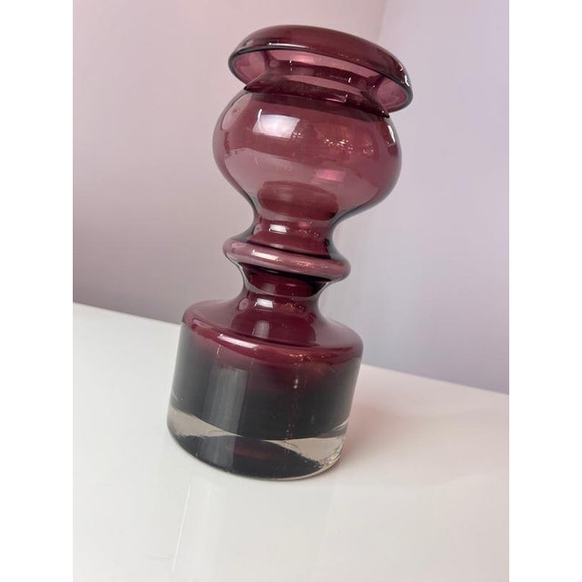 Pompadour Vase in Wine Red by Nanny Still for Riihimäen Lasi For Sale - Image 10 of 11