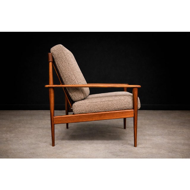 Wood Grete Jalk Armchair in Caviuna & Mushroom Brown Bouclé, Rino Levi, Brazil, 1960s - Lot 491C For Sale - Image 7 of 17