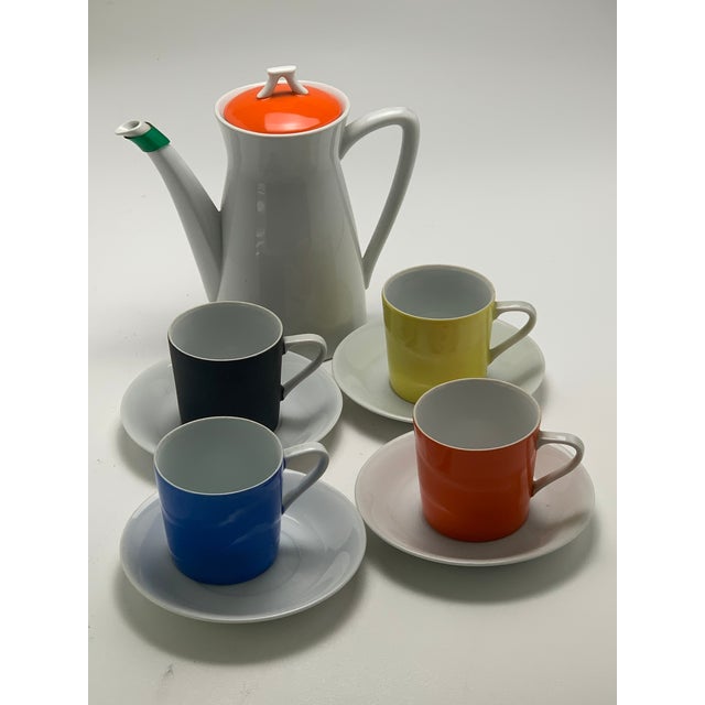 White 1960s Demitasse Set Lipper and Mann For Sale - Image 8 of 8