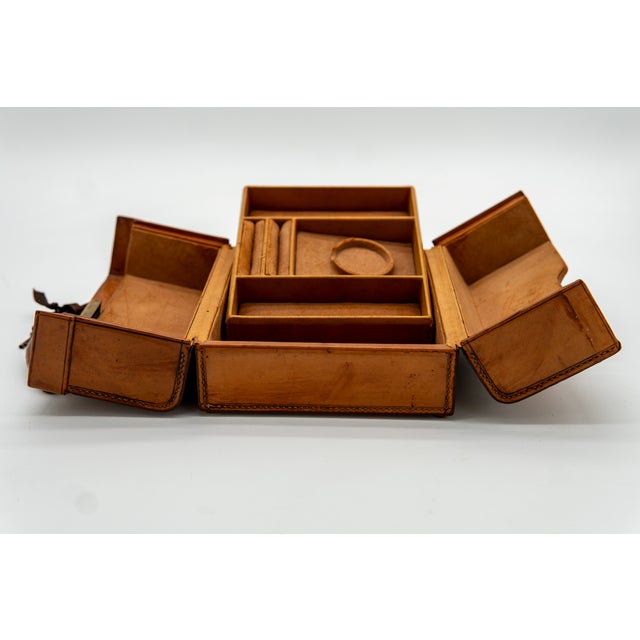 English Jewelry Box in Saddle Brown Leather For Sale - Image 9 of 13