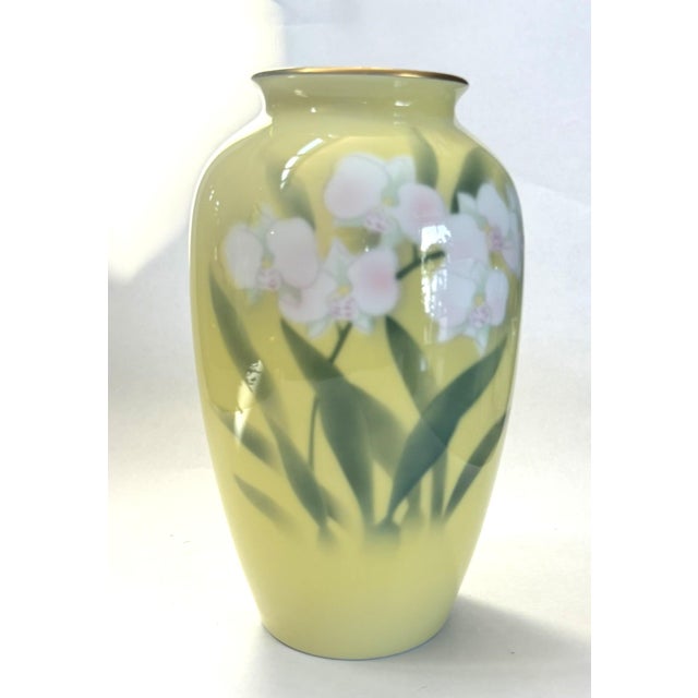 Fukugawa Seiji Arita Ware Yellow Vase With Phalaenopsis For Sale In Chicago - Image 6 of 16