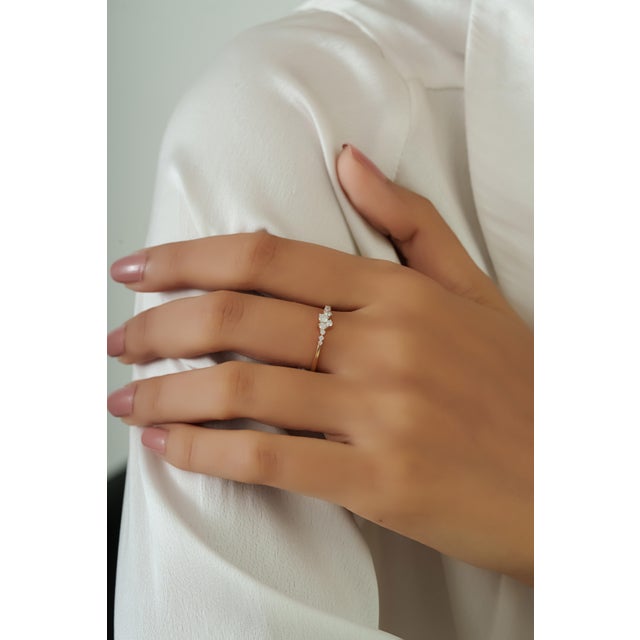 White Modernist Natural Diamond Cluster Stacking Ring Size 9 in 14k Yellow Gold For Sale - Image 8 of 15