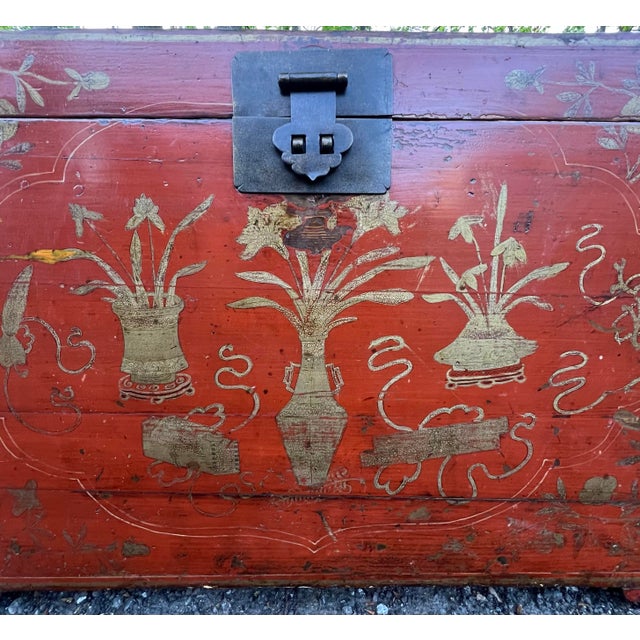Antique 19th Century Chinese Red Lacquer Trunk For Sale - Image 4 of 12