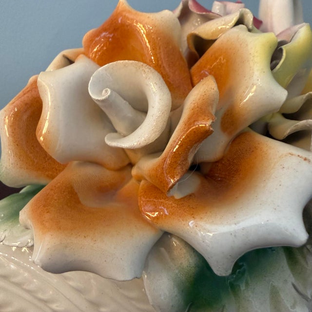 Vintage Italian Capodimonte Porcelain Swan Centerpiece With Sculpted Rose Bouquet For Sale In Raleigh - Image 6 of 12