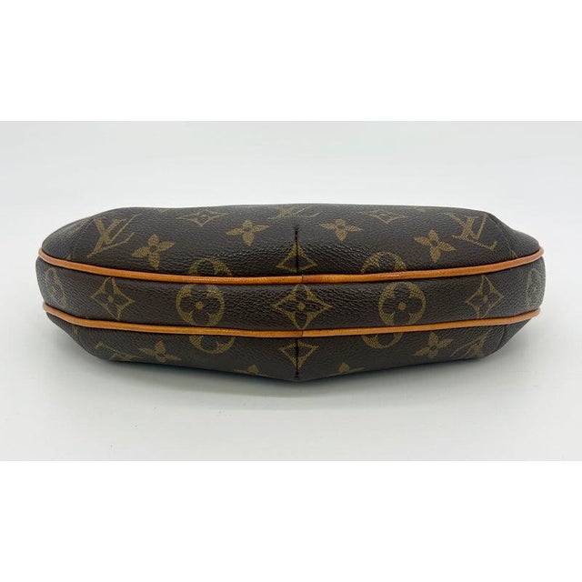 Mid 20th Century Louis Vuitton Monogram Pochette Croissant For Sale In Philadelphia - Image 6 of 7