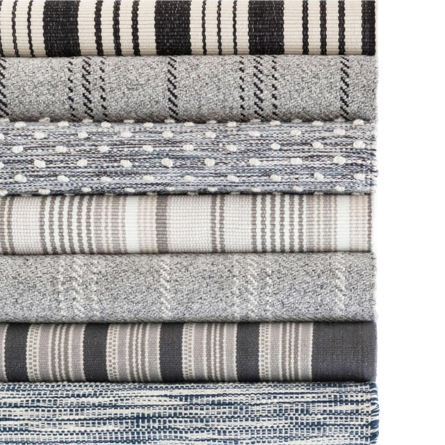 2020s Dash & Albert by Annie Selke Melange Stripe Grey/Ivory Indoor/Outdoor Rug, 9' x 12' For Sale - Image 5 of 6