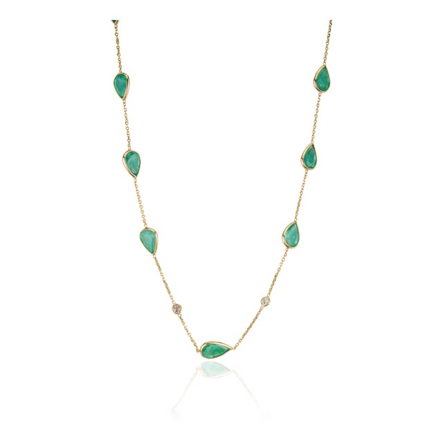 14k Yellow Gold 6.84ct Pear-Cut Natural Emerald Station Necklace With Diamonds For Sale
