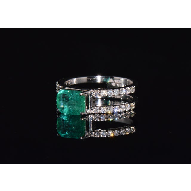 Mid-Century Modern Certified Natural 1.84cts Emerald & Diamond 18k White Gold Double Shank Ring, Size 6.5 For Sale - Image 3 of 13