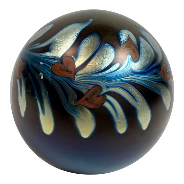 1970s Steve Correia Heart Vine Art Glass Paperweight Signed For Sale