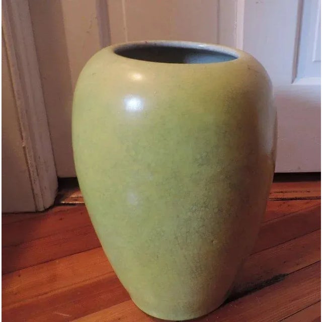 Chinese Porcelain Monochrome Yellow Crackle Glaze Vase For Sale - Image 10 of 11