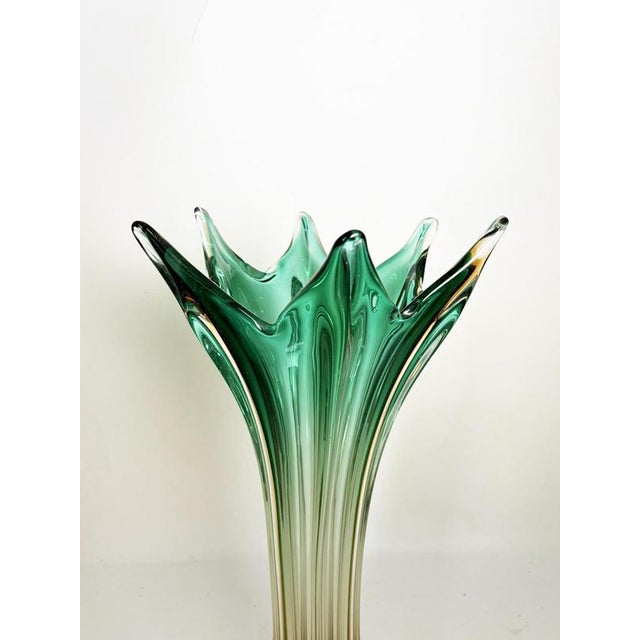 Large Italian Green and Transparent Vase, Italy, 1950 For Sale - Image 4 of 12