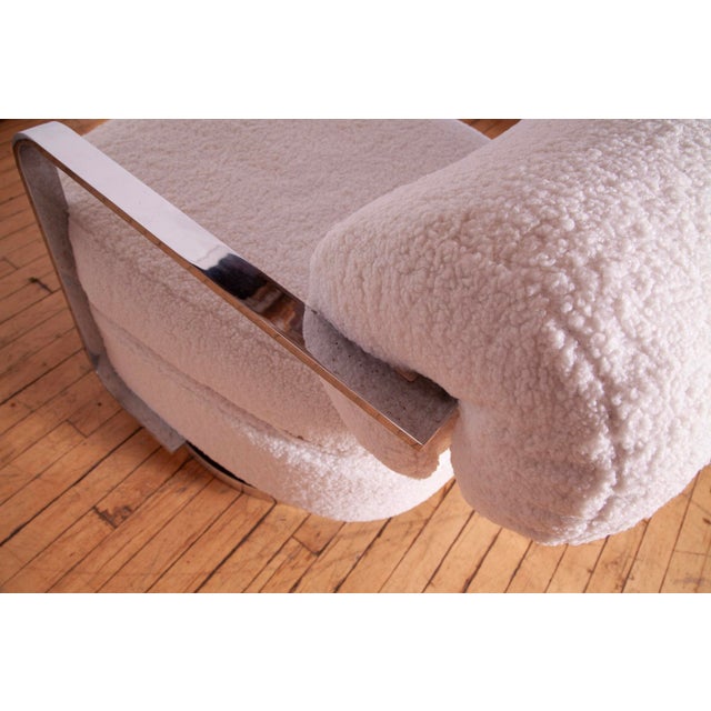 Mid-Century Modern Milo Baughman Swivel Lounge Chairs in Boucle, 1960s Modern Design For Sale - Image 3 of 10
