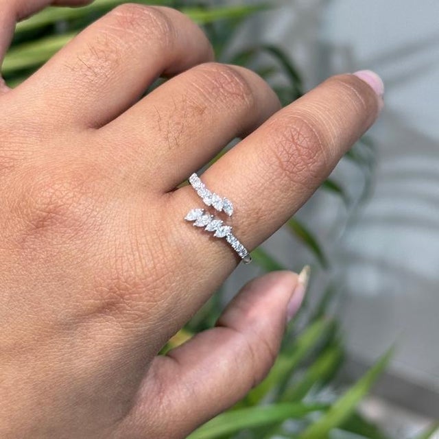 Modernist 14k White Gold Natural Diamond Open Bypass Ring Size 6 For Sale In New York - Image 6 of 18